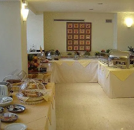 Center Otel 3*