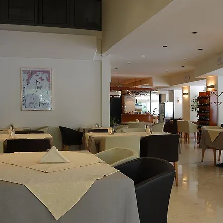 Center Hotel