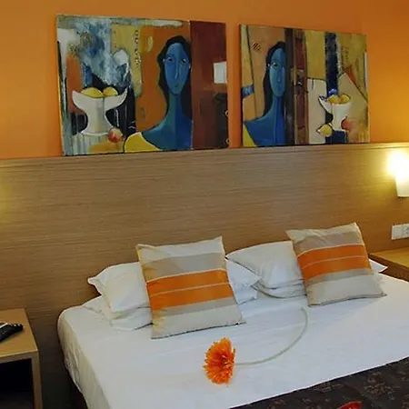 Center Hotel 3*