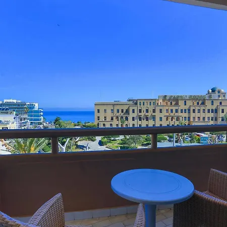 Center Hotel